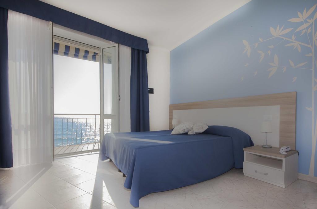 Hotel Bel Sit Alassio Cameră foto